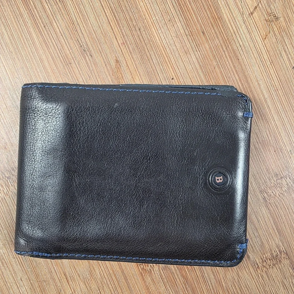 Miguel Bellido Wallet Mens One Size Black Leather Bifold Slim Card Case Logo